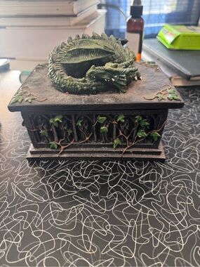 Green Dragon Reptile tarot Box